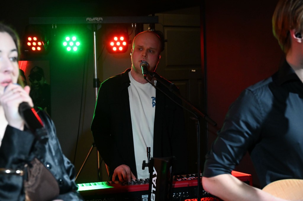 ../Images/10 jaar Ro's Barbershop 055.jpg